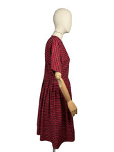 Load image into Gallery viewer, Original 1950&#39;s Red, Black and White Cotton Shirtwaist Dress - Bust 38 40 *
