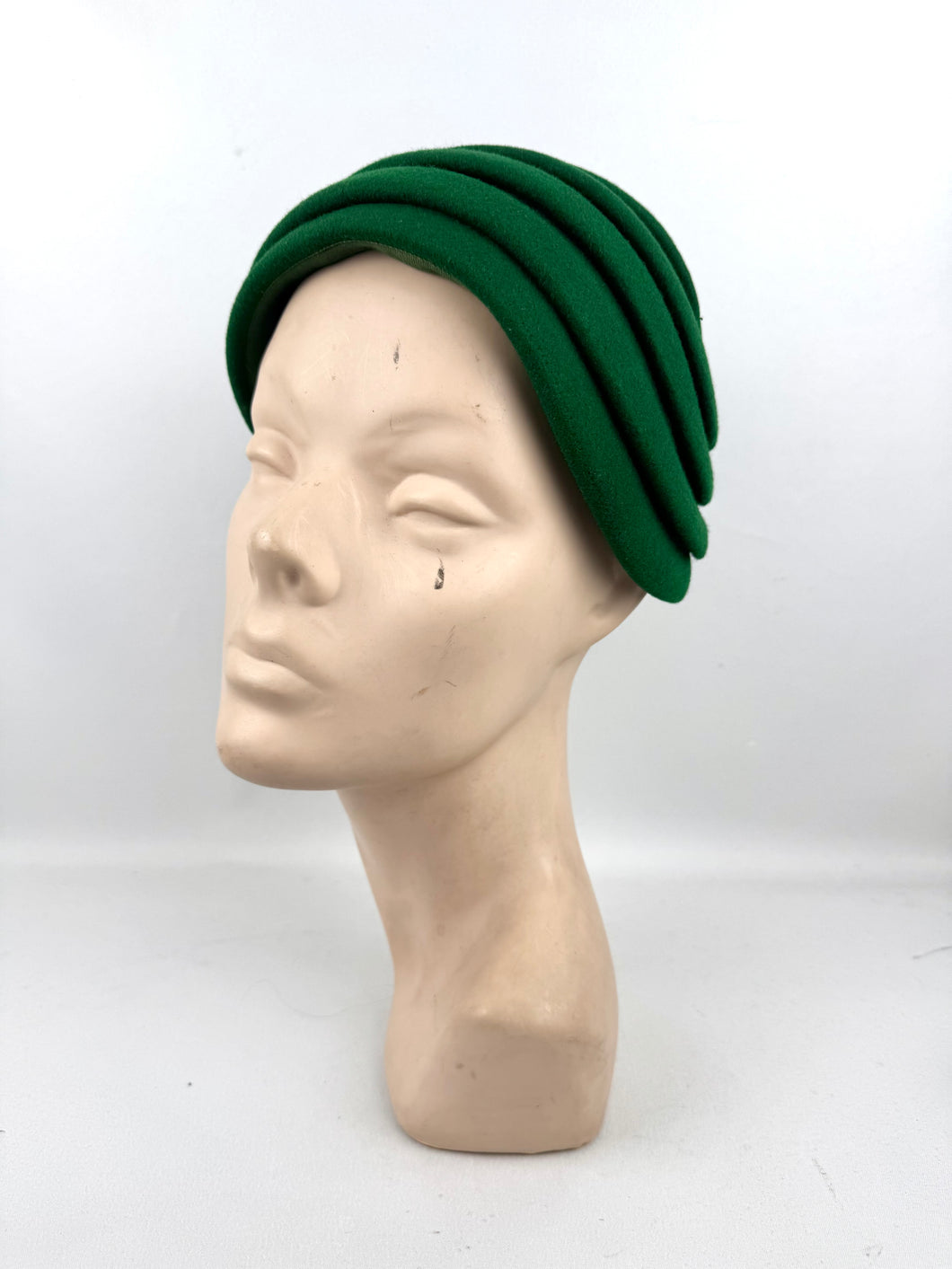Original 1950's Vibrant Kelly Green Felt Hat by Jacoll