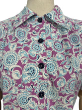 Load image into Gallery viewer, 1940&#39;s Reproduction Blouse in Mauve, Blue and White Floral Made from a Feed Sack - Bust 35 37

