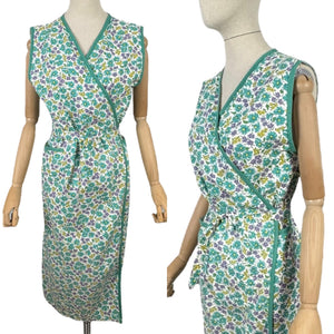 Original Volup 1940's Cotton Wraparound Apron in White, Green and Blue Floral - Bust 40 42 44 46 *