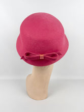 Load image into Gallery viewer, Original 1950&#39;s Fuchsia Pink Felt Hat with Pleated Satin Trim and Felt Bow
