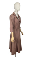 Load image into Gallery viewer, Original 1950’s Stylish Warm Brown Slub Linen Day Dress - Bust 36 *
