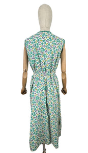 Original Volup 1940's Cotton Wraparound Apron in White, Green and Blue Floral - Bust 40 42 44 46 *