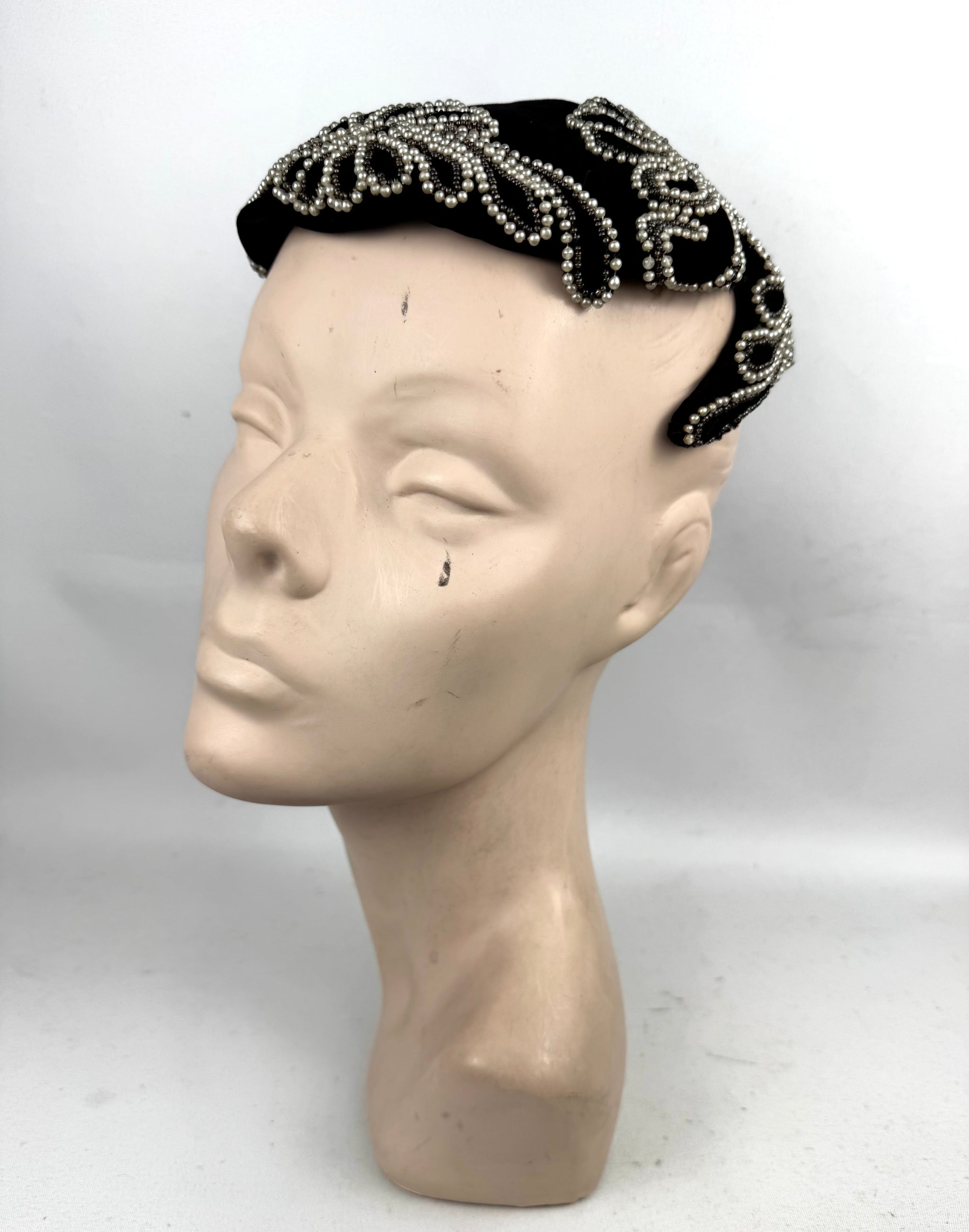 Hats – 1940s Style For You