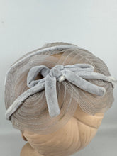 Load image into Gallery viewer, Original 1950&#39;s Pale Grey Nylon and Velvet Half Hat with Bow
