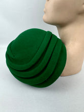 Load image into Gallery viewer, Original 1950&#39;s Vibrant Kelly Green Felt Hat by Jacoll
