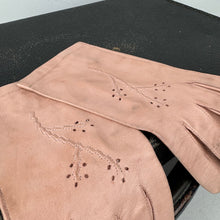 Load image into Gallery viewer, Original 1940&#39;s or 1950&#39;s Soft Pink Leather Gloves with Cut Out Detail - Size 6 *
