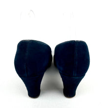 Load image into Gallery viewer, Original 1940&#39;s Blue Suede Shoes - Clarks Skyline with Bow Front - Uk 6 or 6.5
