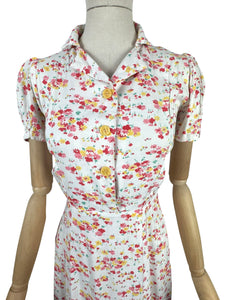 Original Late 1930's Petite Length Floppy Cotton Floral Day Dress in White, Coral, Pink and Yellow - Bust 32 34