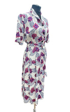 Load image into Gallery viewer, Original 1940’s CC41 Novelty Print Belted Day Dress - Bust 34 36
