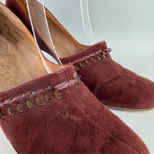 Load image into Gallery viewer, Original 1940's Burgundy Suede Court Shoes with Bow Trim and Punch Detail by Lotus - UK 6 6.5
