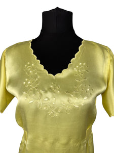 Original 1940’s Embroidered Lemon Yellow Pyjama Top with Scalloped Edge - Great Summer Blouse - Bust 32 34