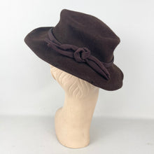 Load image into Gallery viewer, Original 1940’s Chocolate Brown Felt Hat with Grosgrain Trim
