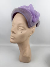 Load image into Gallery viewer, Original 1950&#39;s Manning of London Lavender Purple Hat with Ruffle Trim
