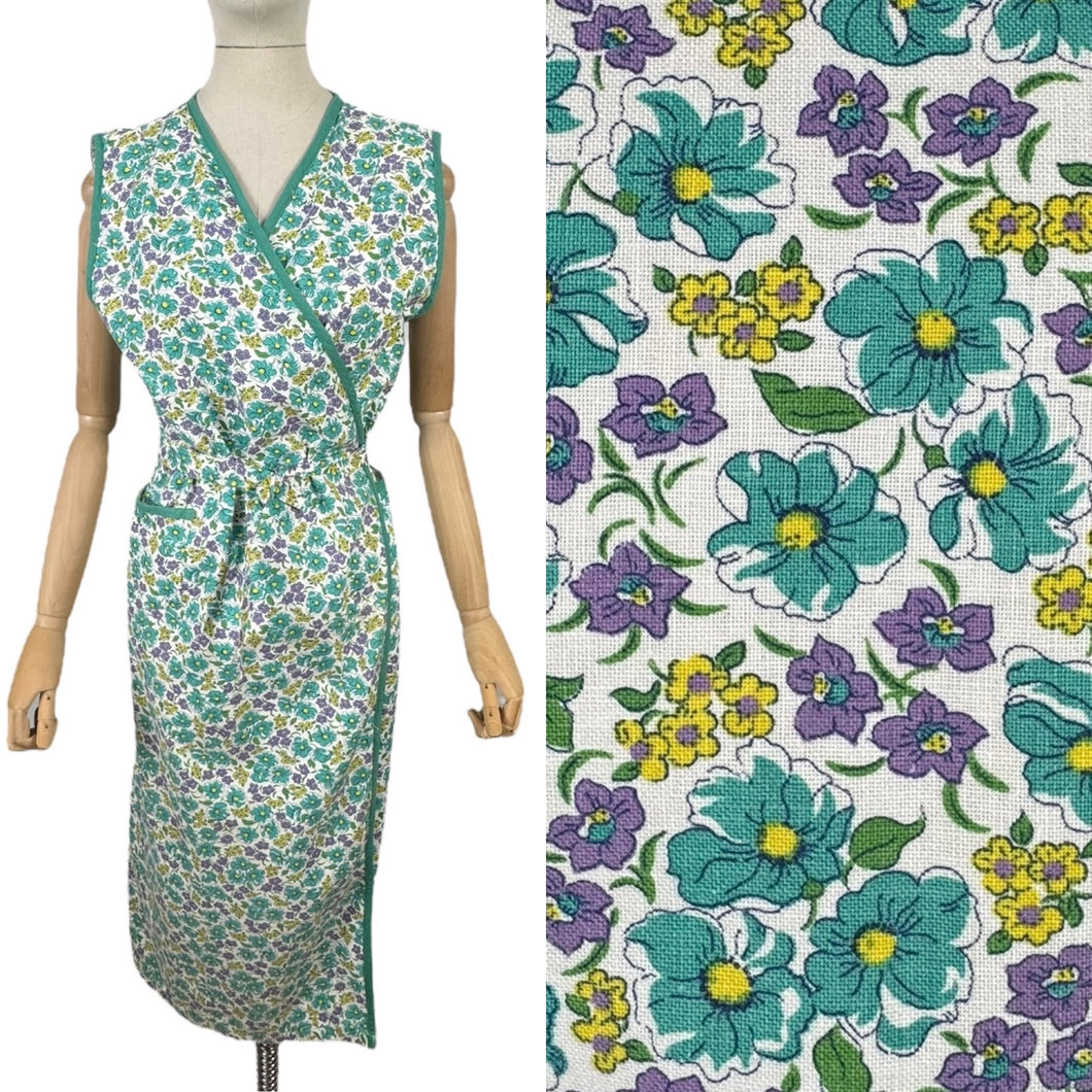 Original Volup 1940's Cotton Wraparound Apron in White, Green and Blue Floral - Bust 40 42 44 46 *