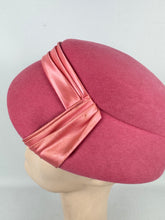 Load image into Gallery viewer, Original 1950&#39;s Fuchsia Pink Felt Hat with Pleated Satin Trim and Felt Bow
