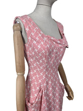 Load image into Gallery viewer, Original 1950&#39;s Pink and White Cotton Full Length Evening Dress with Pockets - Bust 36 *
