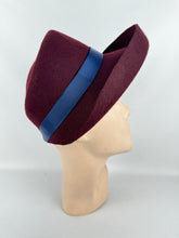 Load image into Gallery viewer, Original 1940&#39;s Burgundy Felt Bonnet Hat with Blue Grosgrain Trim *
