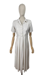Original 1940's Ivory Crepe Day Dress - Perfect Summer Dress - Bust 36 *