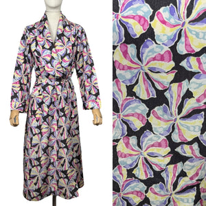Original 1940's Novelty Print Dressing Gown - Black with Vibrant Bow Print - Bust 34 36 38