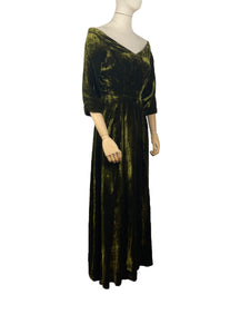 Original 1930's Off the Shoulder Moss Green Velvet Full Length Evening Dress - Bust 33 34 *