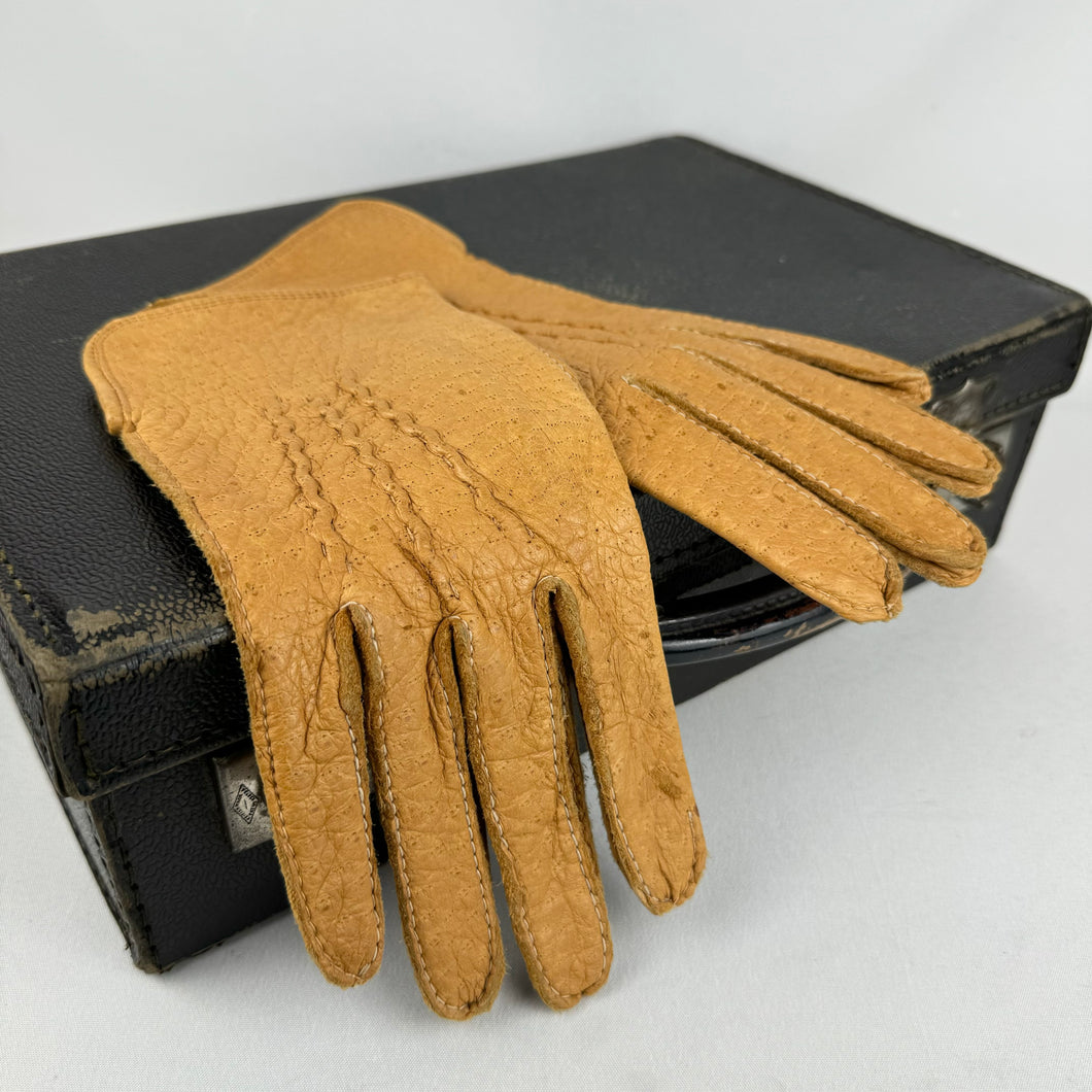 Original 1940's or 1950's Men's Tan Pig Skin Leather Gloves - Size 8.5 *