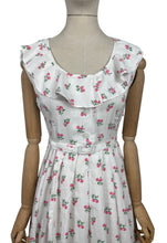 Load image into Gallery viewer, Original 1950&#39;s White, Pink and Green Textured Cotton Belted Day Dress with Roses Print and Frill Collar - Bust 34
