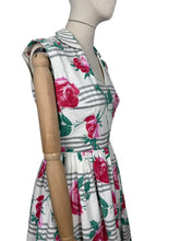Load image into Gallery viewer, Original 1950&#39;s Crisp White Cotton Day Dress with Stripes and Roses Print - Bust 36
