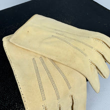 Load image into Gallery viewer, Original 1940&#39;s or 1950&#39;s Men&#39;s Chamois Leather Gloves by Morley With Mother of Pearl Button - Size 8 *
