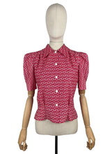Load image into Gallery viewer, 1940&#39;s Reproduction Blouse in Red and White Hearts, Flowers and Stripe Novelty Print - Bust Pink, Blue, Yellow and White Feed Sack - Bust 35 36 37
