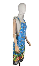 Load image into Gallery viewer, Original 1930s Deadstock Border Print Apron in Vibrant Crisp Cotton with Scenic Floral Print - Bust 38 40 *
