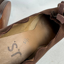 Load image into Gallery viewer, Original 1940's CC41 High Style Platform Shoes with Scalloped Edge - UK 5.5 6
