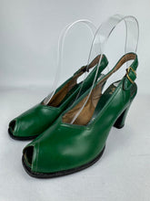 Load image into Gallery viewer, Original 1940's Palizzio New York Green Leather Sling Back Peep-toe Shoes in Original Box - UK 3 3.5 *
