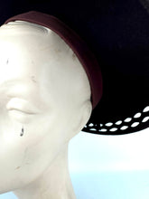 Load image into Gallery viewer, Original 1940&#39;s Dark Brown Felt Platter Hat with Openwork Brim and Bow Trim
