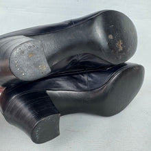 Load image into Gallery viewer, Original Deadstock 1940’s CC41 Navy Leather and Grosgrain Lace-up Shoes - UK 5 or 5.5
