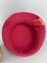 Load image into Gallery viewer, Original 1950&#39;s Fuchsia Pink Felt Hat with Pleated Satin Trim and Felt Bow
