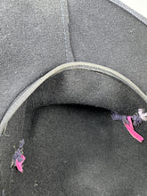 Load image into Gallery viewer, Original 1930&#39;s Midnight Blue Felt Hat with Crepe and Pink Velvet Trim - Classic Piece
