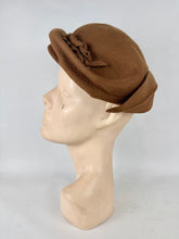 Load image into Gallery viewer, Original 1940's Mid Brown Felt Hat with Plaited Felt Trim
