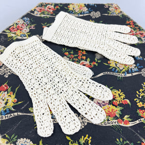 Original 1940's 1950's Pretty Cream Crochet Gloves - Small Size - As Is