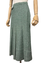 Load image into Gallery viewer, Original 1940&#39;s Green and White Tweed Pleated Skirt with Pocket - Waist 27&quot;
