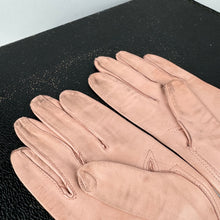 Load image into Gallery viewer, Original 1940&#39;s or 1950&#39;s Soft Pink Leather Gloves with Cut Out Detail - Size 6 *
