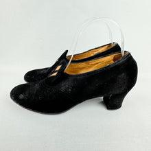 Load image into Gallery viewer, Original 1940&#39;s CC41 Black Suede Court Shoes with Brown Leather Trim - UK 5  - AS IS *
