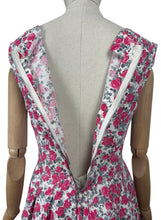 Load image into Gallery viewer, Original 1950's White, Pink and Grey Waffle Cotton Rose Print Day Dress - Bust 35 *
