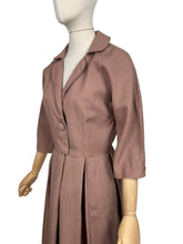 Load image into Gallery viewer, Original 1950’s Stylish Warm Brown Slub Linen Day Dress - Bust 36 *
