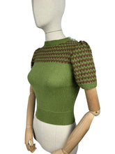 Load image into Gallery viewer, Reproduction 1940&#39;s Hand Knitted Stripe Jumper in Turtle Green and Brown Pure Wool - Bust 32 34
