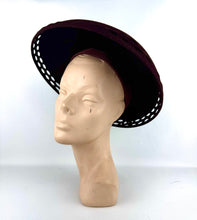 Load image into Gallery viewer, Original 1940&#39;s Dark Brown Felt Platter Hat with Openwork Brim and Bow Trim
