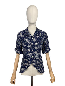 Original 1940’s Navy and White Crepe Novelty Print Jacket with Baskets and Flowers - Bust 33 34 *