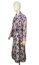 Load image into Gallery viewer, Original 1940&#39;s Novelty Print Dressing Gown - Black with Vibrant Bow Print - Bust 34 36 38
