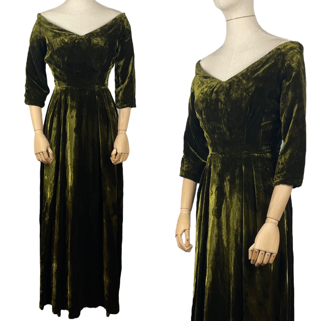 Original 1930's Off the Shoulder Moss Green Velvet Full Length Evening Dress - Bust 33 34 *