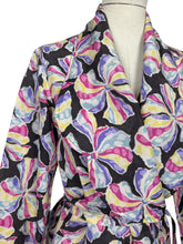 Load image into Gallery viewer, Original 1940&#39;s Novelty Print Dressing Gown - Black with Vibrant Bow Print - Bust 34 36 38
